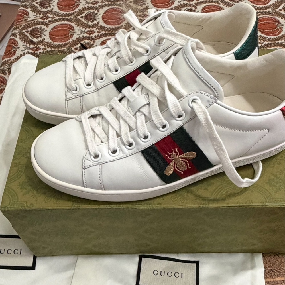 Gucci White Leather Sneakers with Red and Green Accents